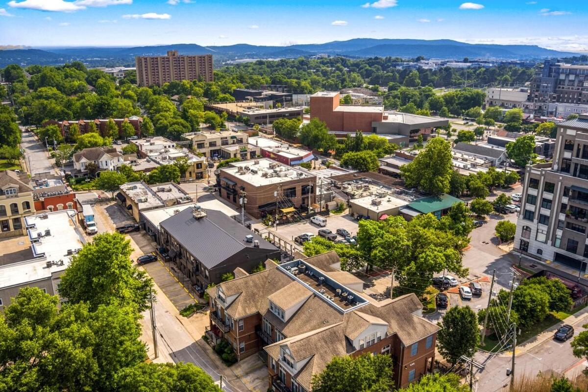 Game Day Getaway-1 Block To Dickson-Walk To U Of A Apartment Fayetteville Exterior photo